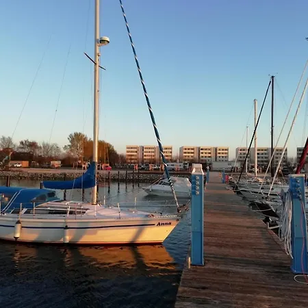Auszeit Am Yachthafen *